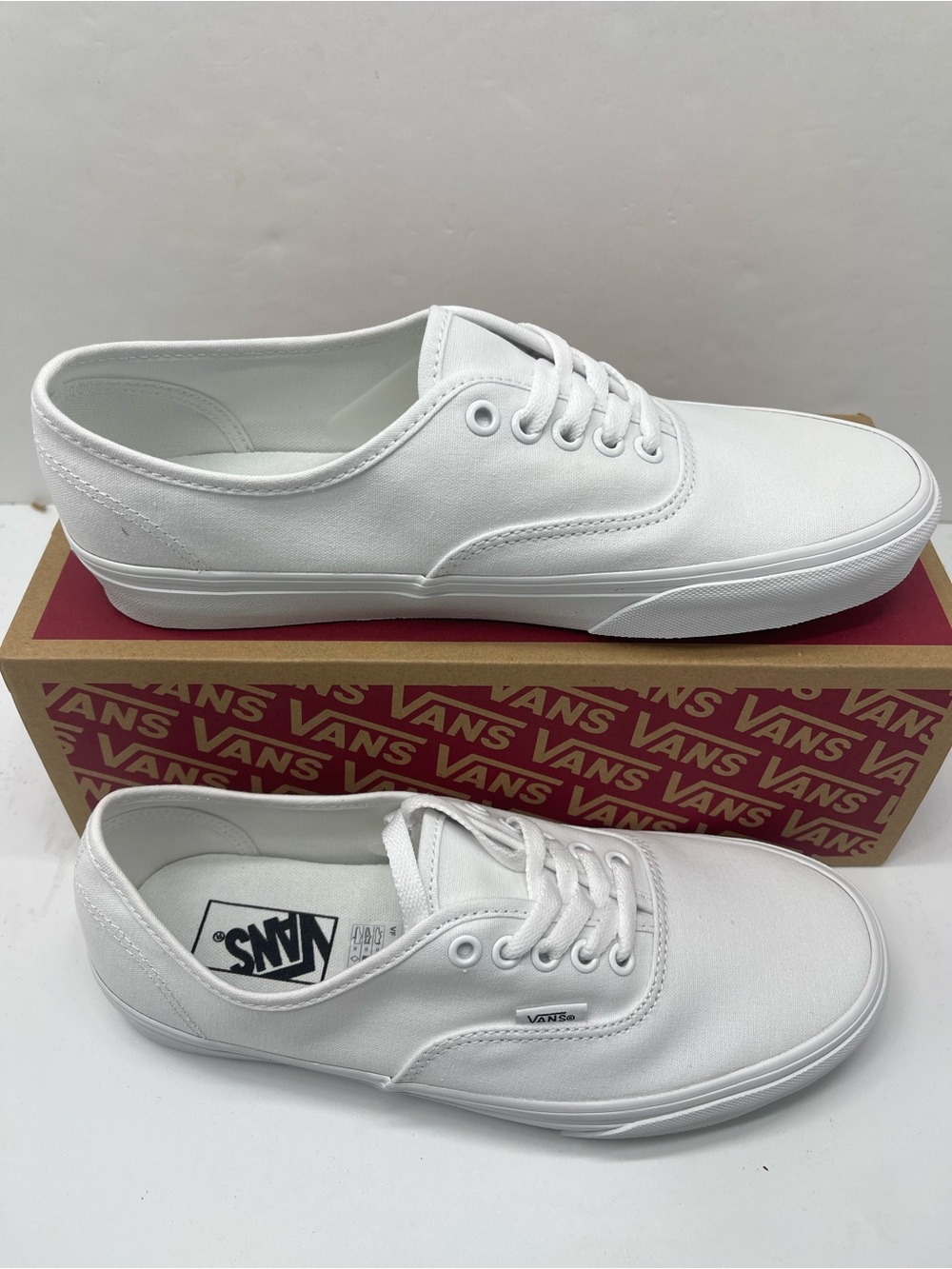Vans WMNS Authentic True White
VN000EE3W00 Sneakers
Low-Top Canvas - Picture 6 of 16